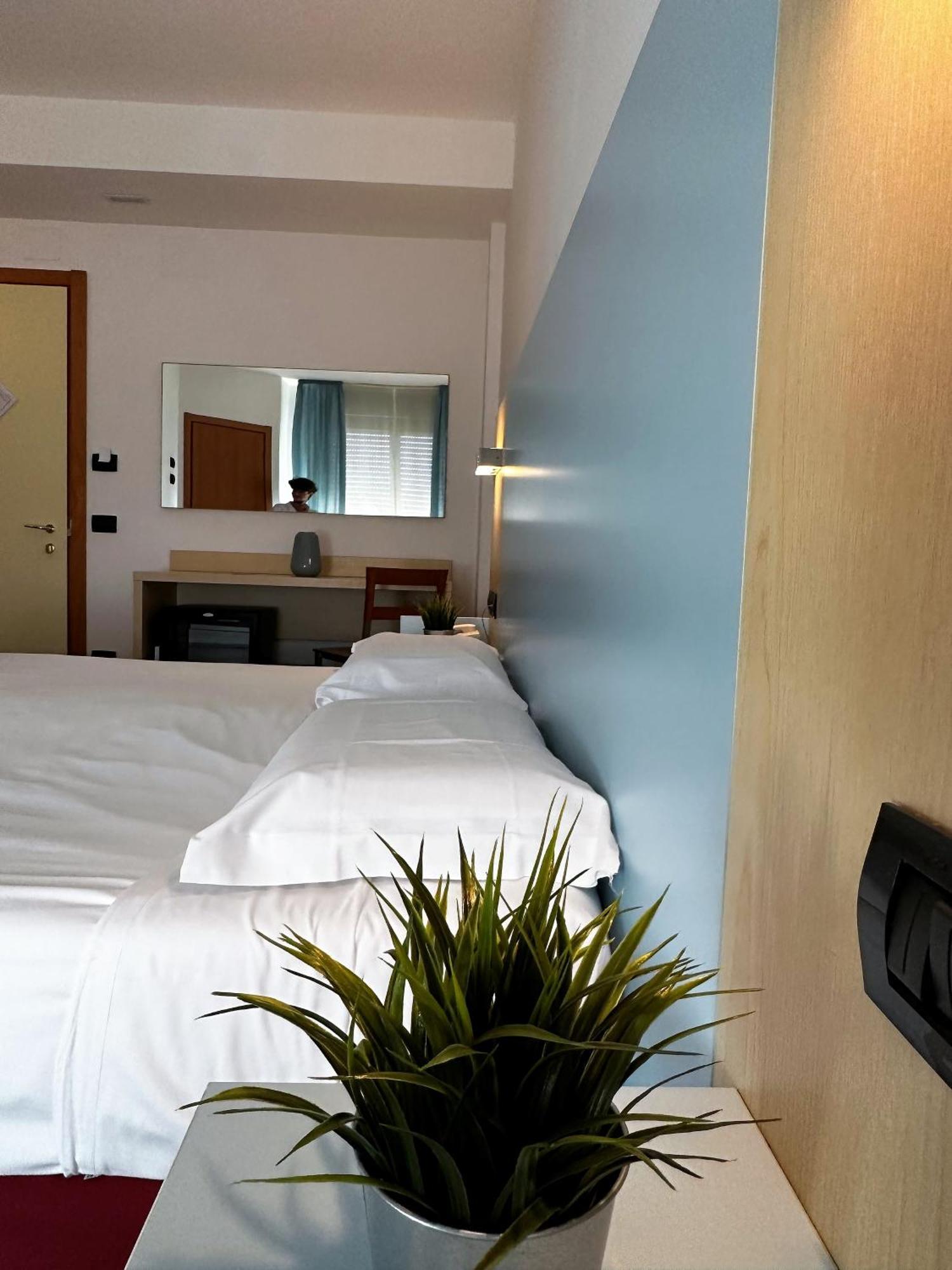 Hotel Grecale - Вентурина Терме Екстериор снимка